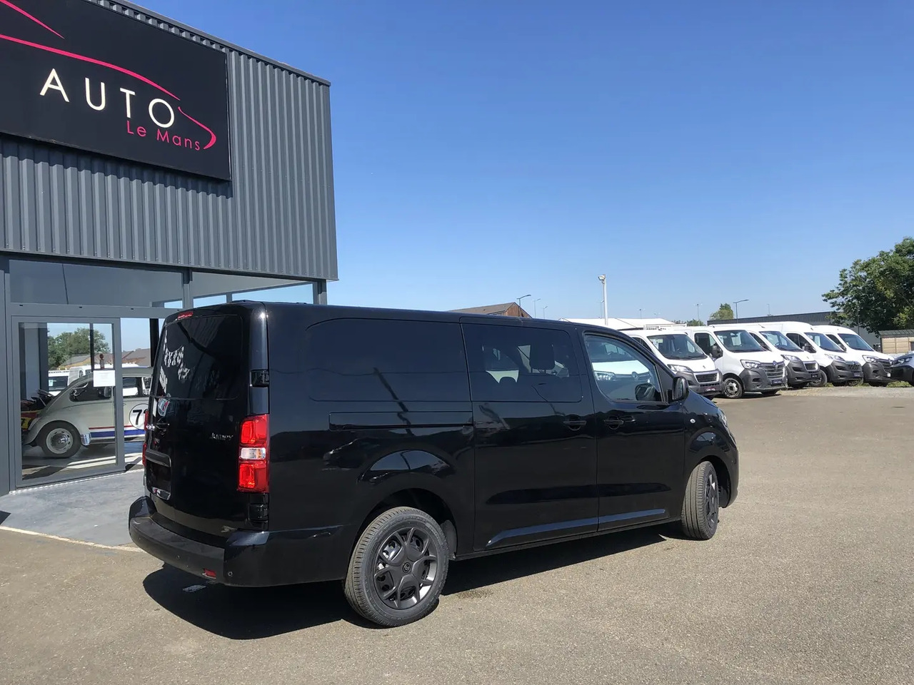 Citroen Jumpy XL 2.0 BLUEHDI 180CH S&S CABINE APPROFONDIE FIXE EAT8 - Muut kone: kuva Citroen Jumpy XL 2.0 BLUEHDI 180CH S&S CABINE APPROFONDIE FIXE EAT8 - Muut kone Citroen Jumpy XL 2.0 BLUEHDI 180CH S&S CABINE APPROFONDIE FIXE EAT8 - Muut kone: kuva Citroen Jumpy XL 2.0 BLUEHDI 180CH S&S CABINE APPROFONDIE FIXE EAT8 - Muut kone