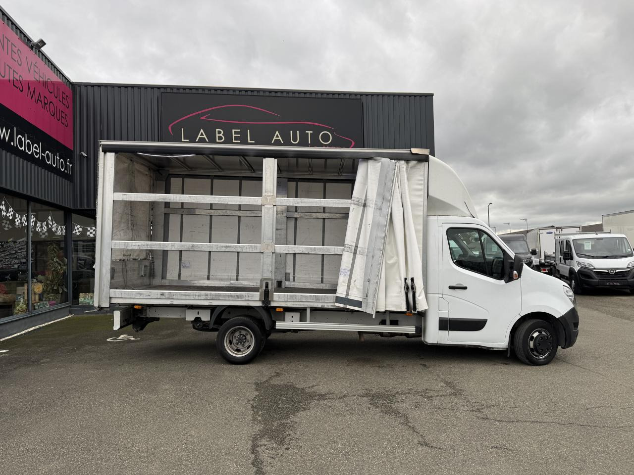 NISSAN Interstar Acenta 3.5t L4H1 2.3 dCi 165Ch CHASSIS CABINE BACHE - Pressukapelli tavara-auto: kuva NISSAN Interstar Acenta 3.5t L4H1 2.3 dCi 165Ch CHASSIS CABINE BACHE - Pressukapelli tavara-auto NISSAN Interstar Acenta 3.5t L4H1 2.3 dCi 165Ch CHASSIS CABINE BACHE - Pressukapelli tavara-auto: kuva NISSAN Interstar Acenta 3.5t L4H1 2.3 dCi 165Ch CHASSIS CABINE BACHE - Pressukapelli tavara-auto