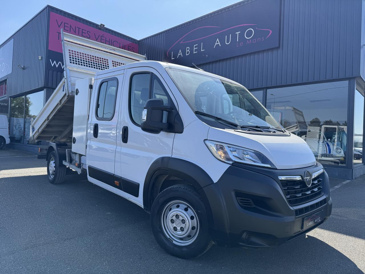 OPEL MOVANO 3T5 BENNE + COFFRE DOUBLE CABINE 6PLACES 2.2 HDI 165CH - Kippilava-auto: kuva OPEL MOVANO 3T5 BENNE + COFFRE DOUBLE CABINE 6PLACES 2.2 HDI 165CH - Kippilava-auto OPEL MOVANO 3T5 BENNE + COFFRE DOUBLE CABINE 6PLACES 2.2 HDI 165CH - Kippilava-auto: kuva OPEL MOVANO 3T5 BENNE + COFFRE DOUBLE CABINE 6PLACES 2.2 HDI 165CH - Kippilava-auto
