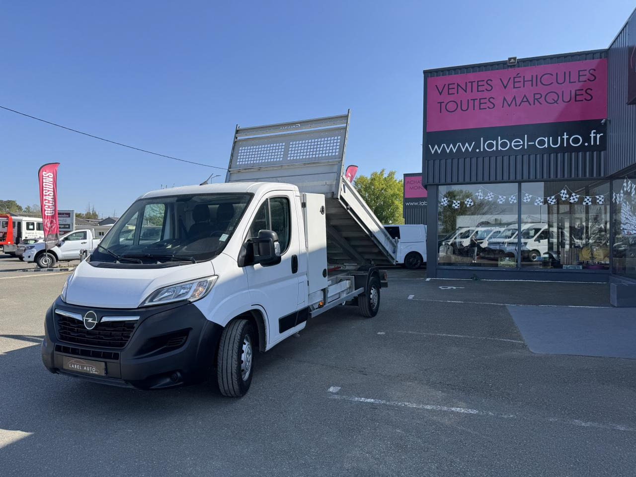OPEL Movano 3.5t L2.2 BlueHDi Maxi 140CH BENNE COFFRE - Kippilava-auto: kuva OPEL Movano 3.5t L2.2 BlueHDi Maxi 140CH BENNE COFFRE - Kippilava-auto OPEL Movano 3.5t L2.2 BlueHDi Maxi 140CH BENNE COFFRE - Kippilava-auto: kuva OPEL Movano 3.5t L2.2 BlueHDi Maxi 140CH BENNE COFFRE - Kippilava-auto