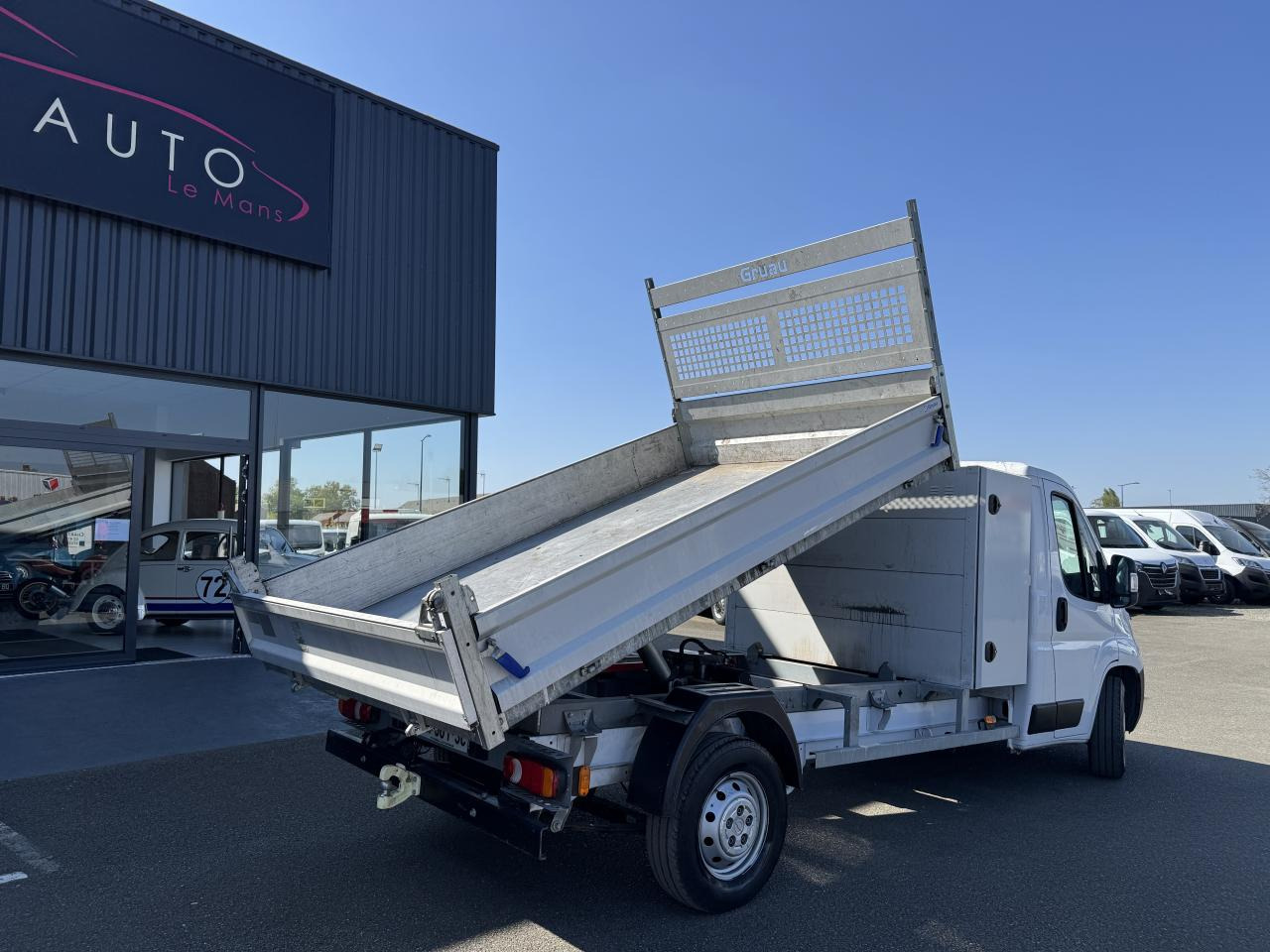 OPEL Movano 3.5t L2.2 BlueHDi Maxi 140CH BENNE COFFRE - Kippilava-auto: kuva OPEL Movano 3.5t L2.2 BlueHDi Maxi 140CH BENNE COFFRE - Kippilava-auto OPEL Movano 3.5t L2.2 BlueHDi Maxi 140CH BENNE COFFRE - Kippilava-auto: kuva OPEL Movano 3.5t L2.2 BlueHDi Maxi 140CH BENNE COFFRE - Kippilava-auto