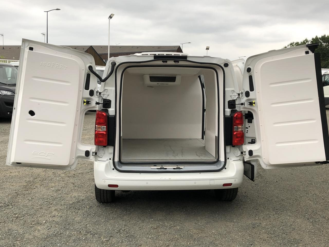 OPEL VIVARO 2.0 D 145CH FRIGORIFIQUE POSITIF THERMOKING - Kylmäauto: kuva OPEL VIVARO 2.0 D 145CH FRIGORIFIQUE POSITIF THERMOKING - Kylmäauto OPEL VIVARO 2.0 D 145CH FRIGORIFIQUE POSITIF THERMOKING - Kylmäauto: kuva OPEL VIVARO 2.0 D 145CH FRIGORIFIQUE POSITIF THERMOKING - Kylmäauto