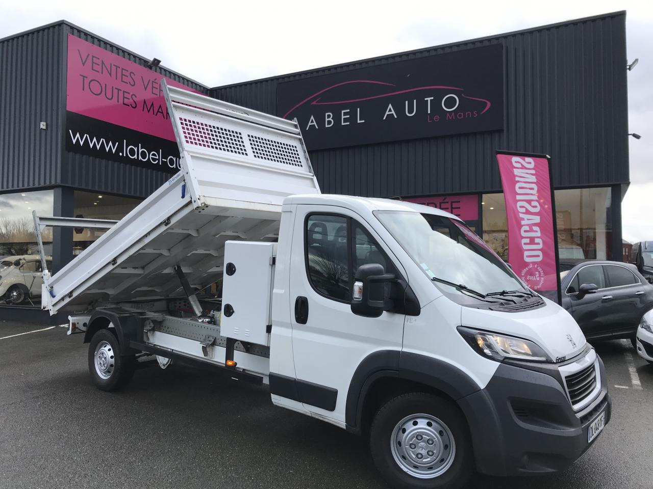 PEUGEOT BOXER 3T5 BENNE + COFFRE 2.2 HDI 165CH - Kippilava-auto: kuva PEUGEOT BOXER 3T5 BENNE + COFFRE 2.2 HDI 165CH - Kippilava-auto PEUGEOT BOXER 3T5 BENNE + COFFRE 2.2 HDI 165CH - Kippilava-auto: kuva PEUGEOT BOXER 3T5 BENNE + COFFRE 2.2 HDI 165CH - Kippilava-auto