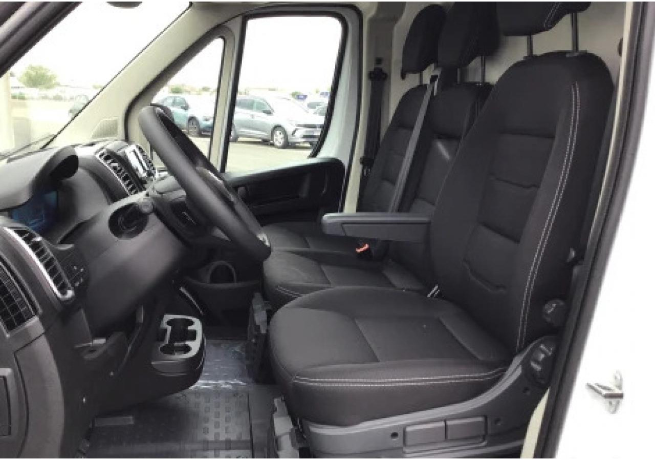 PEUGEOT Boxer 3.3t L2H2 2.2 HDi S&S - 140 III FOURGON TOLE Fourgon Tolé 333 L2H2 PHASE 3 - Pakettiauto: kuva PEUGEOT Boxer 3.3t L2H2 2.2 HDi S&S - 140 III FOURGON TOLE Fourgon Tolé 333 L2H2 PHASE 3 - Pakettiauto PEUGEOT Boxer 3.3t L2H2 2.2 HDi S&S - 140 III FOURGON TOLE Fourgon Tolé 333 L2H2 PHASE 3 - Pakettiauto: kuva PEUGEOT Boxer 3.3t L2H2 2.2 HDi S&S - 140 III FOURGON TOLE Fourgon Tolé 333 L2H2 PHASE 3 - Pakettiauto