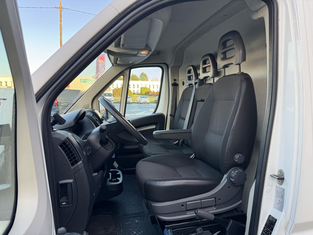 PEUGEOT Boxer 3.5t L2H2 2.2 HDi S&S - 140 III FOURGON TOLE Fourgon Tolé 335 L2H2 PHASE 3 - Pakettiauto: kuva PEUGEOT Boxer 3.5t L2H2 2.2 HDi S&S - 140 III FOURGON TOLE Fourgon Tolé 335 L2H2 PHASE 3 - Pakettiauto PEUGEOT Boxer 3.5t L2H2 2.2 HDi S&S - 140 III FOURGON TOLE Fourgon Tolé 335 L2H2 PHASE 3 - Pakettiauto: kuva PEUGEOT Boxer 3.5t L2H2 2.2 HDi S&S - 140 III FOURGON TOLE Fourgon Tolé 335 L2H2 PHASE 3 - Pakettiauto