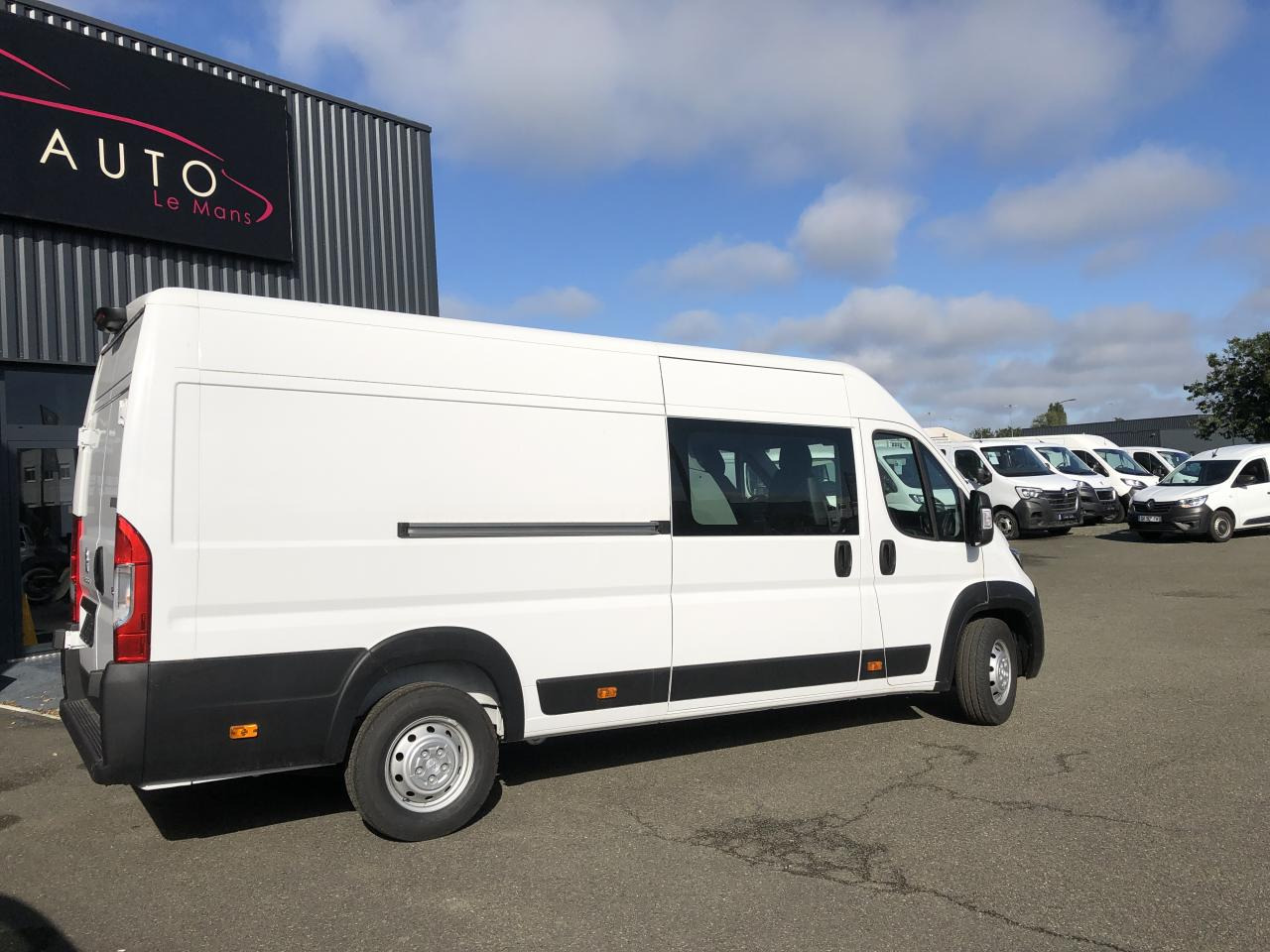 PEUGEOT Boxer 3.5t L4H2 2.2 HDi S&S Maxi - 140 III CABINE APPROFONDIE PHASE - Pakettiauto: kuva PEUGEOT Boxer 3.5t L4H2 2.2 HDi S&S Maxi - 140 III CABINE APPROFONDIE PHASE - Pakettiauto PEUGEOT Boxer 3.5t L4H2 2.2 HDi S&S Maxi - 140 III CABINE APPROFONDIE PHASE - Pakettiauto: kuva PEUGEOT Boxer 3.5t L4H2 2.2 HDi S&S Maxi - 140 III CABINE APPROFONDIE PHASE - Pakettiauto
