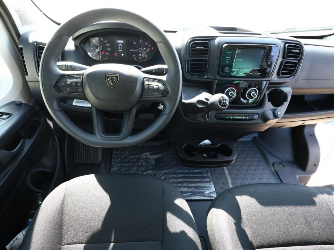 PEUGEOT Boxer 3.5t L4H2 2.2 HDi S&S Maxi - 180 III FOURGON TOLE Fourgon Tolé 435 L4H2 PHASE 3 - Pakettiauto: kuva PEUGEOT Boxer 3.5t L4H2 2.2 HDi S&S Maxi - 180 III FOURGON TOLE Fourgon Tolé 435 L4H2 PHASE 3 - Pakettiauto PEUGEOT Boxer 3.5t L4H2 2.2 HDi S&S Maxi - 180 III FOURGON TOLE Fourgon Tolé 435 L4H2 PHASE 3 - Pakettiauto: kuva PEUGEOT Boxer 3.5t L4H2 2.2 HDi S&S Maxi - 180 III FOURGON TOLE Fourgon Tolé 435 L4H2 PHASE 3 - Pakettiauto