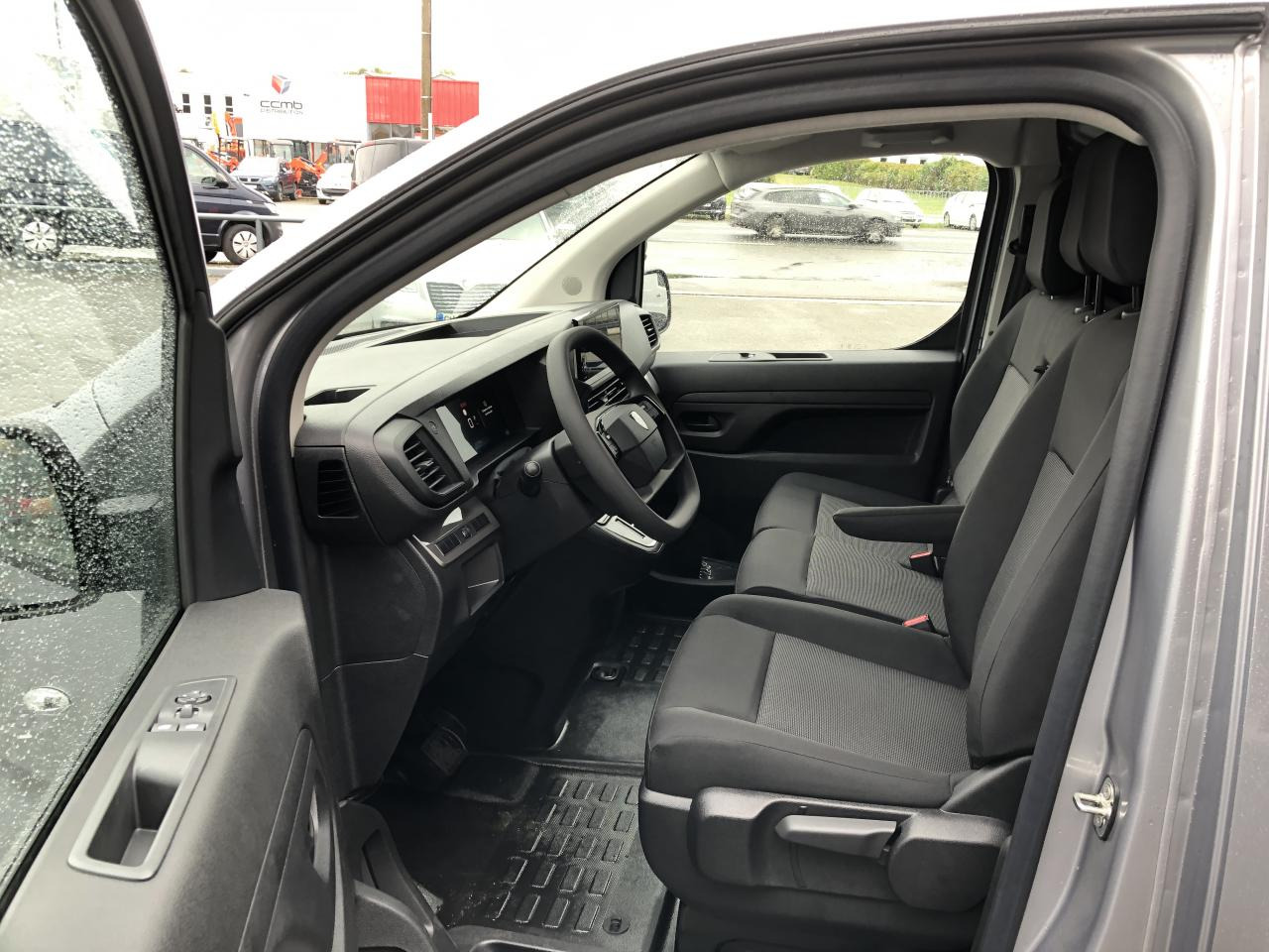 PEUGEOT Expert M 2.0 BLUE HDI 180CH EAT-8 - Pakettiauto: kuva PEUGEOT Expert M 2.0 BLUE HDI 180CH EAT-8 - Pakettiauto PEUGEOT Expert M 2.0 BLUE HDI 180CH EAT-8 - Pakettiauto: kuva PEUGEOT Expert M 2.0 BLUE HDI 180CH EAT-8 - Pakettiauto