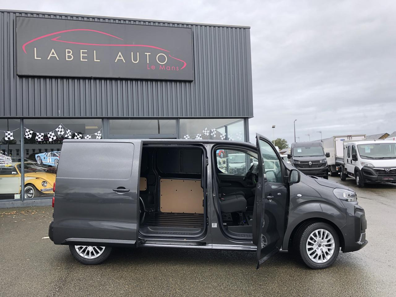 PEUGEOT Expert M 2.0 BLUE HDI 180CH EAT-8 - Pakettiauto: kuva PEUGEOT Expert M 2.0 BLUE HDI 180CH EAT-8 - Pakettiauto PEUGEOT Expert M 2.0 BLUE HDI 180CH EAT-8 - Pakettiauto: kuva PEUGEOT Expert M 2.0 BLUE HDI 180CH EAT-8 - Pakettiauto