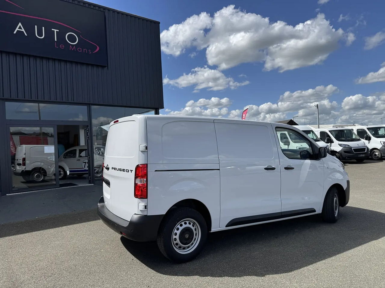 Peugeot Expert XL 2.0 BLUEHDI 145CH PACK PREMIUM CONNECT - Pakettiauto: kuva Peugeot Expert XL 2.0 BLUEHDI 145CH PACK PREMIUM CONNECT - Pakettiauto Peugeot Expert XL 2.0 BLUEHDI 145CH PACK PREMIUM CONNECT - Pakettiauto: kuva Peugeot Expert XL 2.0 BLUEHDI 145CH PACK PREMIUM CONNECT - Pakettiauto