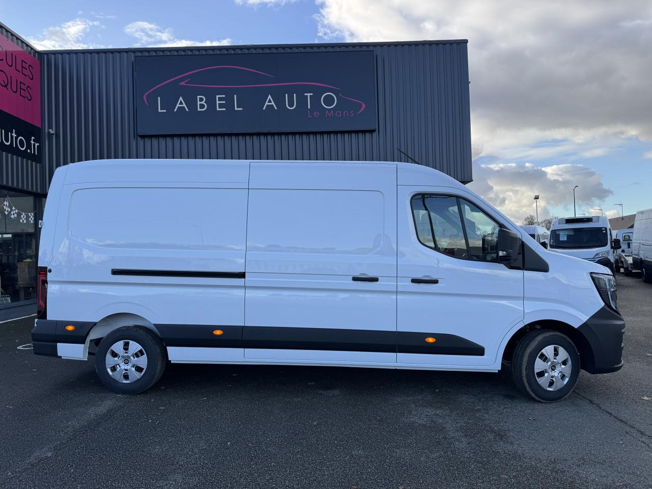 RENAULT Master Advance 3t5 L3H2 2.0 Blue dCi - 150 IV FOURGON Fourgon L3H2 Traction - Pakettiauto: kuva RENAULT Master Advance 3t5 L3H2 2.0 Blue dCi - 150 IV FOURGON Fourgon L3H2 Traction - Pakettiauto RENAULT Master Advance 3t5 L3H2 2.0 Blue dCi - 150 IV FOURGON Fourgon L3H2 Traction - Pakettiauto: kuva RENAULT Master Advance 3t5 L3H2 2.0 Blue dCi - 150 IV FOURGON Fourgon L3H2 Traction - Pakettiauto