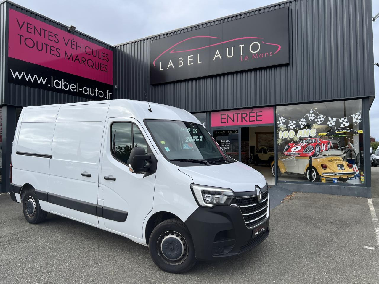 RENAULT Master Confort 3t5 L2H2 2.3 dCi 135 ch FOURGON Traction - Pakettiauto: kuva RENAULT Master Confort 3t5 L2H2 2.3 dCi 135 ch FOURGON Traction - Pakettiauto RENAULT Master Confort 3t5 L2H2 2.3 dCi 135 ch FOURGON Traction - Pakettiauto: kuva RENAULT Master Confort 3t5 L2H2 2.3 dCi 135 ch FOURGON Traction - Pakettiauto