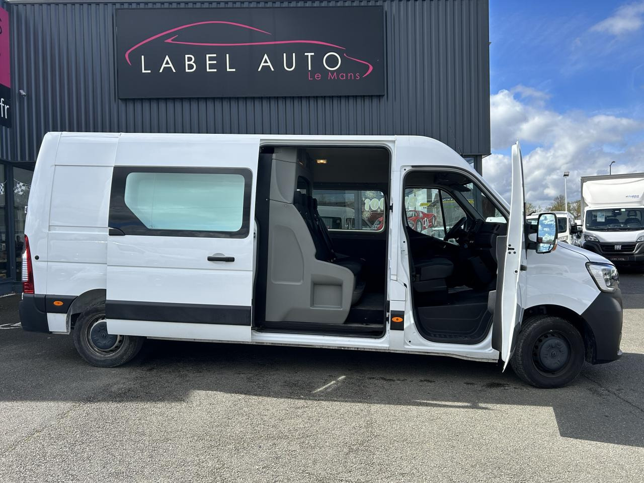 RENAULT Master Confort F3500 L3H2 2.3 dCi - 135 III CABINE APPROFONDIE Cabine approfondie L3H2 Traction PHA - Pakettiauto: kuva RENAULT Master Confort F3500 L3H2 2.3 dCi - 135 III CABINE APPROFONDIE Cabine approfondie L3H2 Traction PHA - Pakettiauto RENAULT Master Confort F3500 L3H2 2.3 dCi - 135 III CABINE APPROFONDIE Cabine approfondie L3H2 Traction PHA - Pakettiauto: kuva RENAULT Master Confort F3500 L3H2 2.3 dCi - 135 III CABINE APPROFONDIE Cabine approfondie L3H2 Traction PHA - Pakettiauto