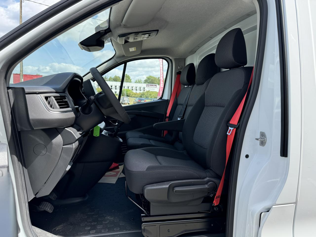 RENAULT Trafic L2H1 3000 Kg 2.0 Blue dCi - 150 2024 III FOURGON Fourgon Advance L2H1 PHASE 3 - Pakettiauto: kuva RENAULT Trafic L2H1 3000 Kg 2.0 Blue dCi - 150 2024 III FOURGON Fourgon Advance L2H1 PHASE 3 - Pakettiauto RENAULT Trafic L2H1 3000 Kg 2.0 Blue dCi - 150 2024 III FOURGON Fourgon Advance L2H1 PHASE 3 - Pakettiauto: kuva RENAULT Trafic L2H1 3000 Kg 2.0 Blue dCi - 150 2024 III FOURGON Fourgon Advance L2H1 PHASE 3 - Pakettiauto