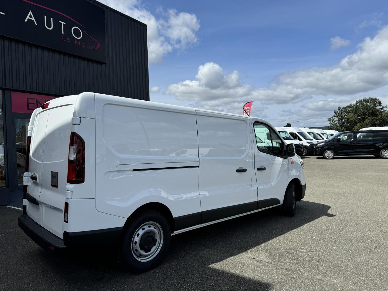 RENAULT Trafic L2H1 3000 Kg 2.0 Blue dCi - 150 2024 III FOURGON Fourgon Advance L2H1 PHASE 3 - Pakettiauto: kuva RENAULT Trafic L2H1 3000 Kg 2.0 Blue dCi - 150 2024 III FOURGON Fourgon Advance L2H1 PHASE 3 - Pakettiauto RENAULT Trafic L2H1 3000 Kg 2.0 Blue dCi - 150 2024 III FOURGON Fourgon Advance L2H1 PHASE 3 - Pakettiauto: kuva RENAULT Trafic L2H1 3000 Kg 2.0 Blue dCi - 150 2024 III FOURGON Fourgon Advance L2H1 PHASE 3 - Pakettiauto