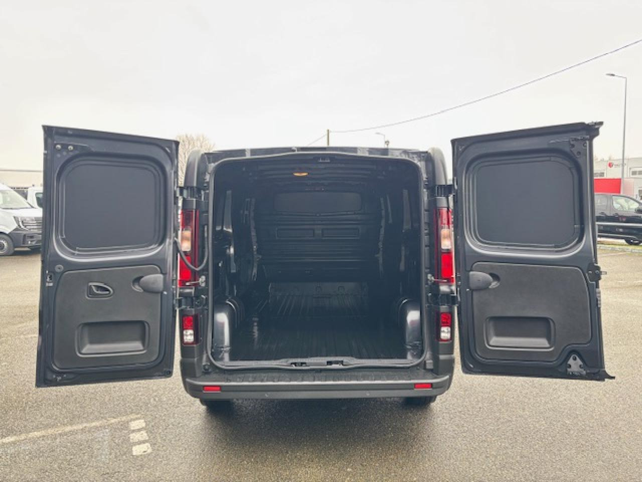 RENAULT Trafic L2H1 3000 Kg 2.0 Blue dCi - 150 - BV EDC Euro 6e III FOURGON Fourgon Grand Confort L2H1 PHAS - Pakettiauto: kuva RENAULT Trafic L2H1 3000 Kg 2.0 Blue dCi - 150 - BV EDC Euro 6e III FOURGON Fourgon Grand Confort L2H1 PHAS - Pakettiauto RENAULT Trafic L2H1 3000 Kg 2.0 Blue dCi - 150 - BV EDC Euro 6e III FOURGON Fourgon Grand Confort L2H1 PHAS - Pakettiauto: kuva RENAULT Trafic L2H1 3000 Kg 2.0 Blue dCi - 150 - BV EDC Euro 6e III FOURGON Fourgon Grand Confort L2H1 PHAS - Pakettiauto