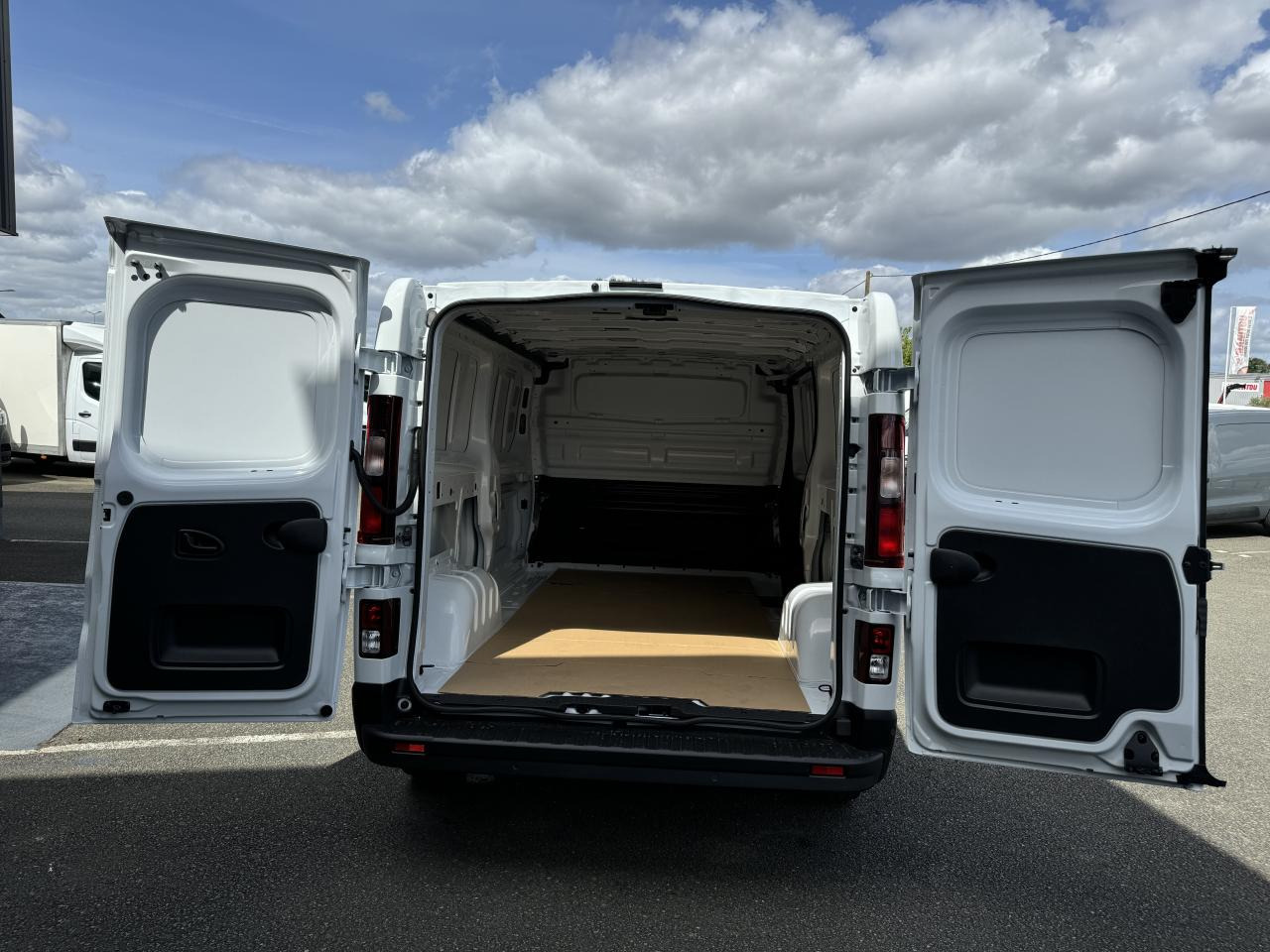 RENAULT Trafic L2H1 3000 Kg 2.0 Blue dCi - 170 2024 III FOURGON Fourgon Advance L2H1 PHASE 3 - Pakettiauto: kuva RENAULT Trafic L2H1 3000 Kg 2.0 Blue dCi - 170 2024 III FOURGON Fourgon Advance L2H1 PHASE 3 - Pakettiauto RENAULT Trafic L2H1 3000 Kg 2.0 Blue dCi - 170 2024 III FOURGON Fourgon Advance L2H1 PHASE 3 - Pakettiauto: kuva RENAULT Trafic L2H1 3000 Kg 2.0 Blue dCi - 170 2024 III FOURGON Fourgon Advance L2H1 PHASE 3 - Pakettiauto