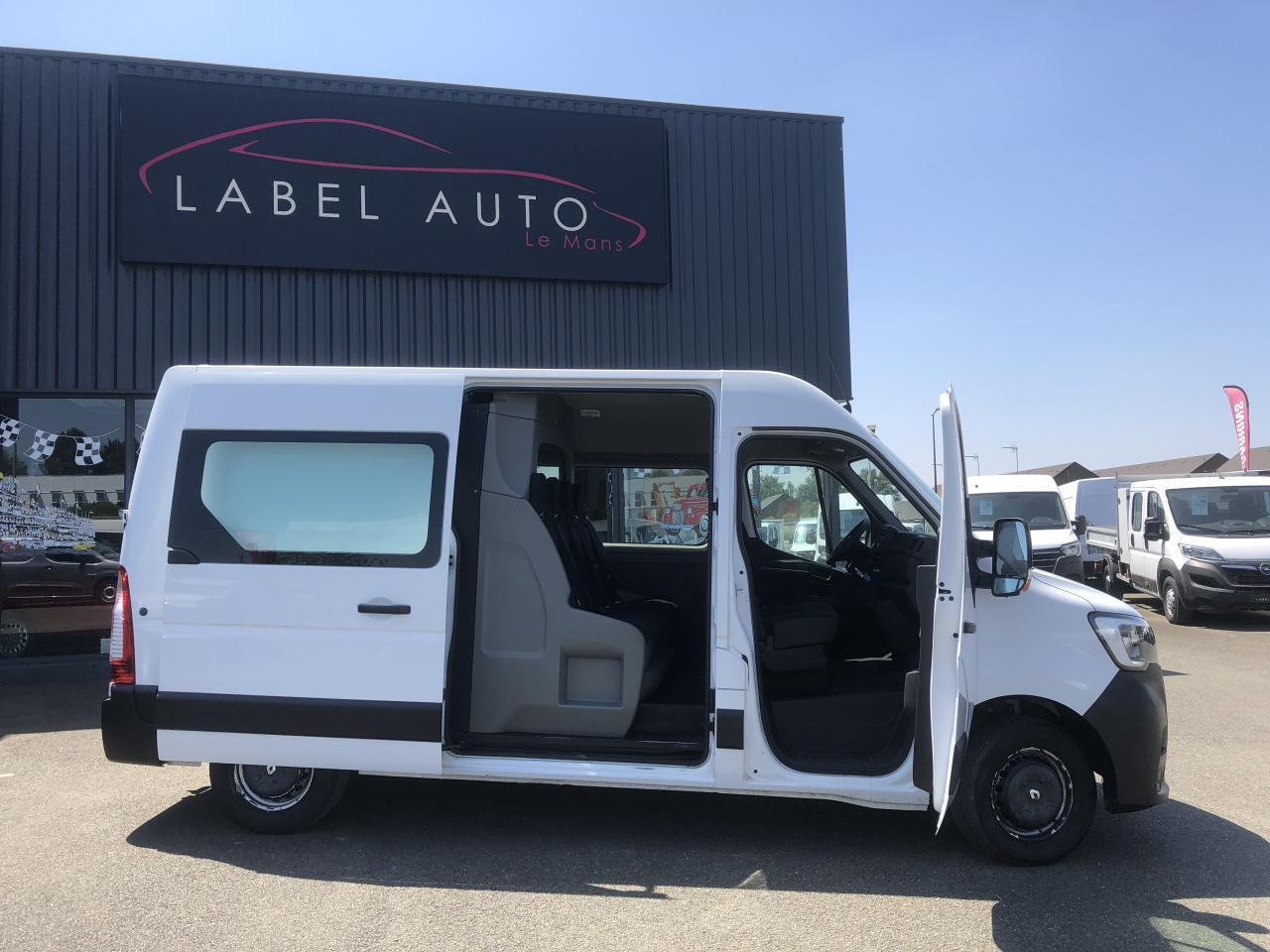 Renault Master F3300 L2H2 2.3 DCI 135CH CABINE APPROFONDIE CONFORT 7 PLACES - Jatko-ohjaamo kevyt kuorma-auto: kuva Renault Master F3300 L2H2 2.3 DCI 135CH CABINE APPROFONDIE CONFORT 7 PLACES - Jatko-ohjaamo kevyt kuorma-auto Renault Master F3300 L2H2 2.3 DCI 135CH CABINE APPROFONDIE CONFORT 7 PLACES - Jatko-ohjaamo kevyt kuorma-auto: kuva Renault Master F3300 L2H2 2.3 DCI 135CH CABINE APPROFONDIE CONFORT 7 PLACES - Jatko-ohjaamo kevyt kuorma-auto