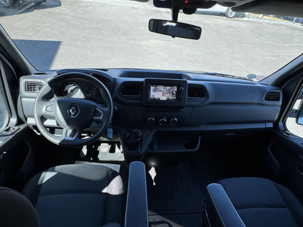 Renault Master RENAULT 3T5 BENNE + COFFRE RJ DOUBLE CABINE 6 PL 2.3 DCI 130 CH CONFORT + GPS + REGUL + CLIM - Kippilava-auto: kuva Renault Master RENAULT 3T5 BENNE + COFFRE RJ DOUBLE CABINE 6 PL 2.3 DCI 130 CH CONFORT + GPS + REGUL + CLIM - Kippilava-auto Renault Master RENAULT 3T5 BENNE + COFFRE RJ DOUBLE CABINE 6 PL 2.3 DCI 130 CH CONFORT + GPS + REGUL + CLIM - Kippilava-auto: kuva Renault Master RENAULT 3T5 BENNE + COFFRE RJ DOUBLE CABINE 6 PL 2.3 DCI 130 CH CONFORT + GPS + REGUL + CLIM - Kippilava-auto