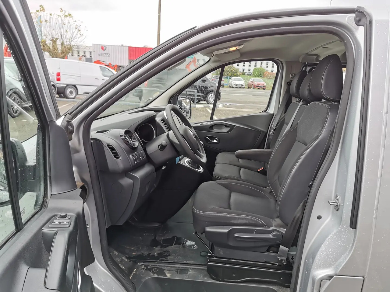 Renault Trafic L2H1 1200 2.0 DCI 145CH ENERGY CABINE APPROFONDIE CONFORT EDC E6 - Jatko-ohjaamo kevyt kuorma-auto: kuva Renault Trafic L2H1 1200 2.0 DCI 145CH ENERGY CABINE APPROFONDIE CONFORT EDC E6 - Jatko-ohjaamo kevyt kuorma-auto Renault Trafic L2H1 1200 2.0 DCI 145CH ENERGY CABINE APPROFONDIE CONFORT EDC E6 - Jatko-ohjaamo kevyt kuorma-auto: kuva Renault Trafic L2H1 1200 2.0 DCI 145CH ENERGY CABINE APPROFONDIE CONFORT EDC E6 - Jatko-ohjaamo kevyt kuorma-auto