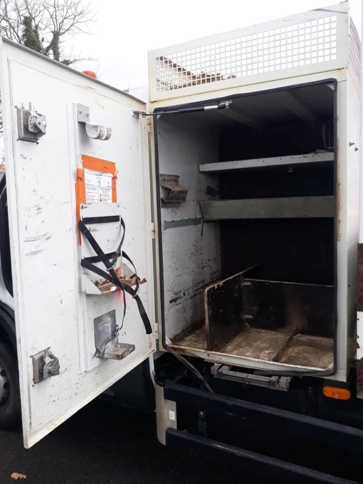 Iveco Daily 70C18 tribenne + coffre - Kippiauto kuorma-auto: kuva Iveco Daily 70C18 tribenne + coffre - Kippiauto kuorma-auto Iveco Daily 70C18 tribenne + coffre - Kippiauto kuorma-auto: kuva Iveco Daily 70C18 tribenne + coffre - Kippiauto kuorma-auto