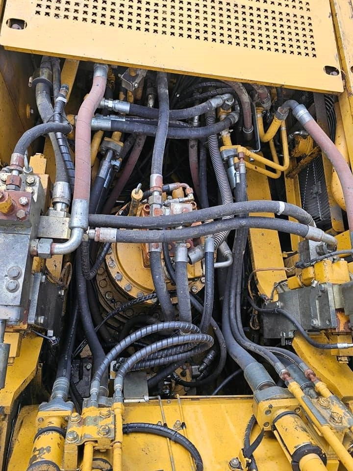 Telakaivukone CAT 330 CL: kuva Telakaivukone CAT 330 CL