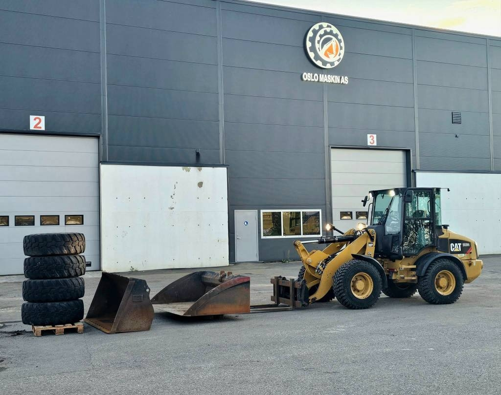 CAT 908 H 2 - Pyöräkuormaaja: kuva CAT 908 H 2 - Pyöräkuormaaja CAT 908 H 2 - Pyöräkuormaaja: kuva CAT 908 H 2 - Pyöräkuormaaja