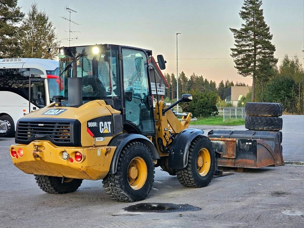 CAT 908 H 2 - Pyöräkuormaaja: kuva CAT 908 H 2 - Pyöräkuormaaja CAT 908 H 2 - Pyöräkuormaaja: kuva CAT 908 H 2 - Pyöräkuormaaja
