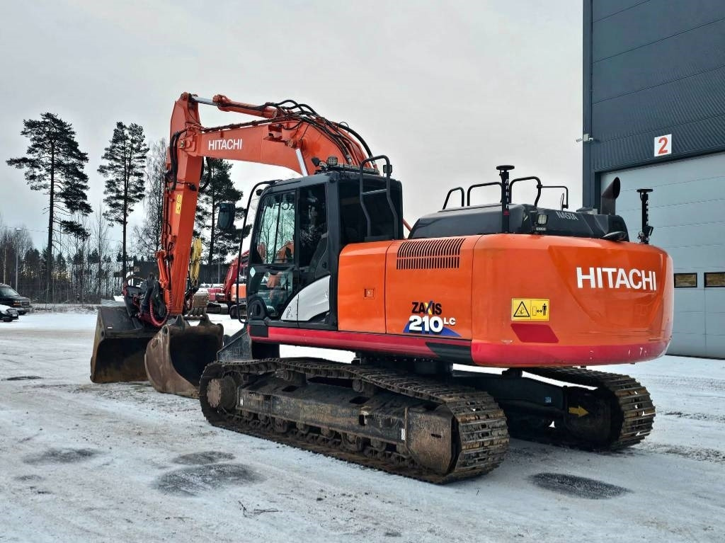 Hitachi ZX 210 LC-6 - Telakaivukone: kuva Hitachi ZX 210 LC-6 - Telakaivukone Hitachi ZX 210 LC-6 - Telakaivukone: kuva Hitachi ZX 210 LC-6 - Telakaivukone