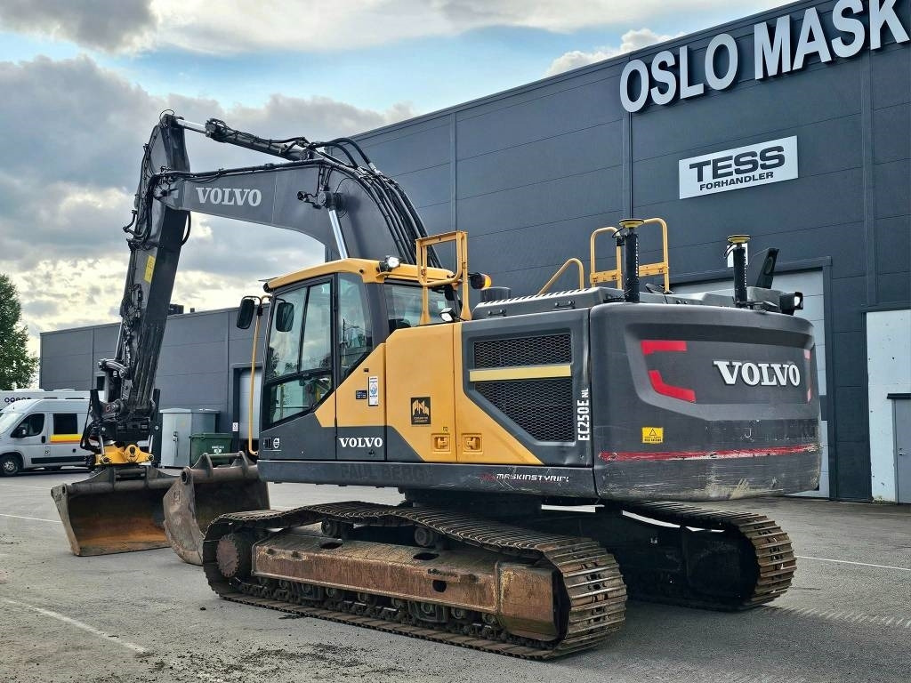 Volvo EC250 ENL - Telakaivukone: kuva Volvo EC250 ENL - Telakaivukone Volvo EC250 ENL - Telakaivukone: kuva Volvo EC250 ENL - Telakaivukone