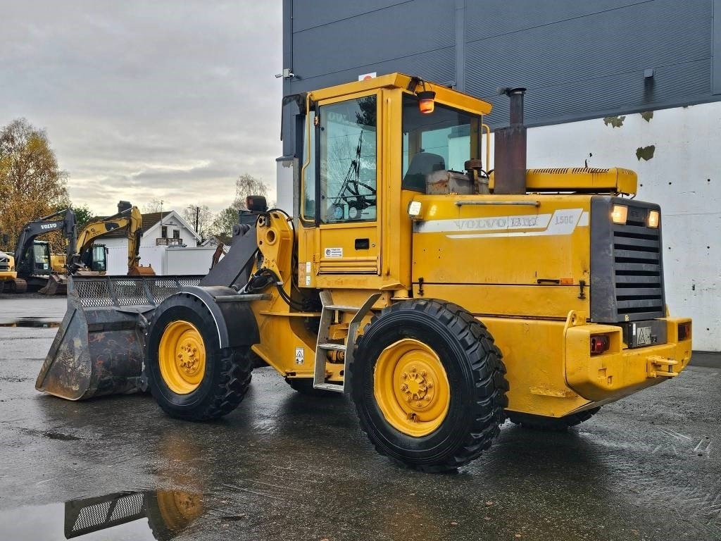 Volvo L 50 C - Pyöräkuormaaja: kuva Volvo L 50 C - Pyöräkuormaaja Volvo L 50 C - Pyöräkuormaaja: kuva Volvo L 50 C - Pyöräkuormaaja