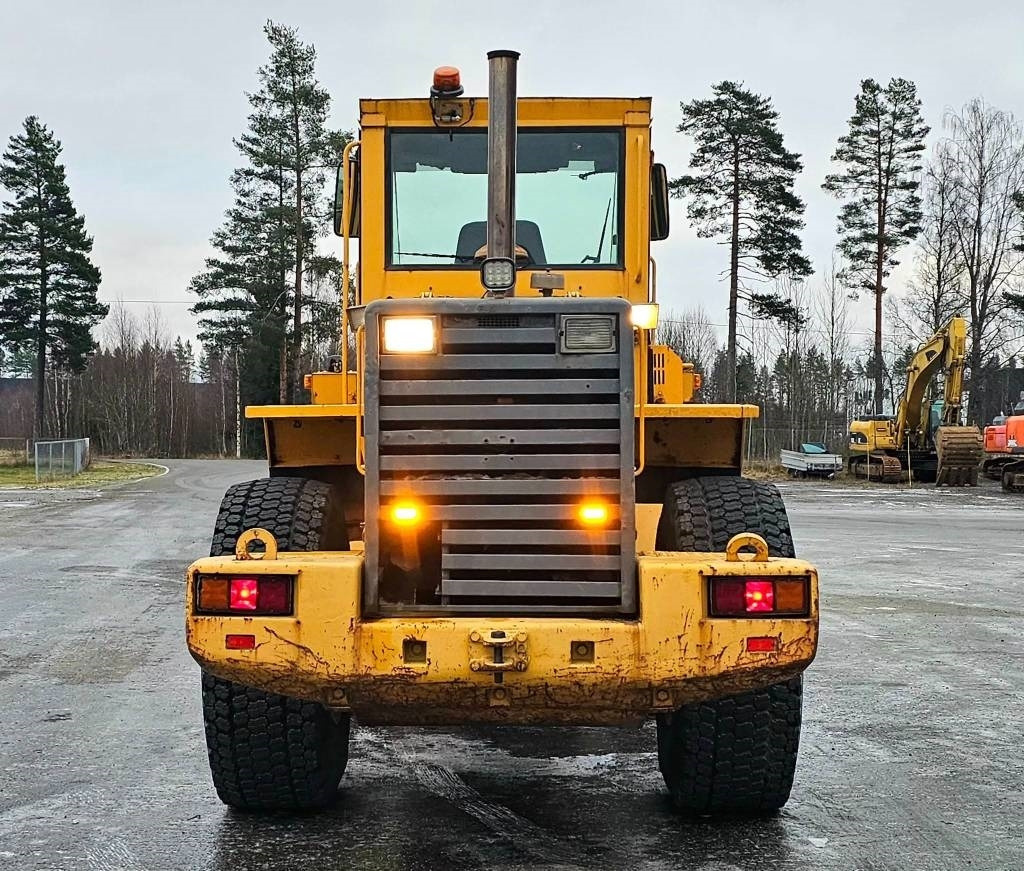 Volvo L90c - Pyöräkuormaaja: kuva Volvo L90c - Pyöräkuormaaja Volvo L90c - Pyöräkuormaaja: kuva Volvo L90c - Pyöräkuormaaja
