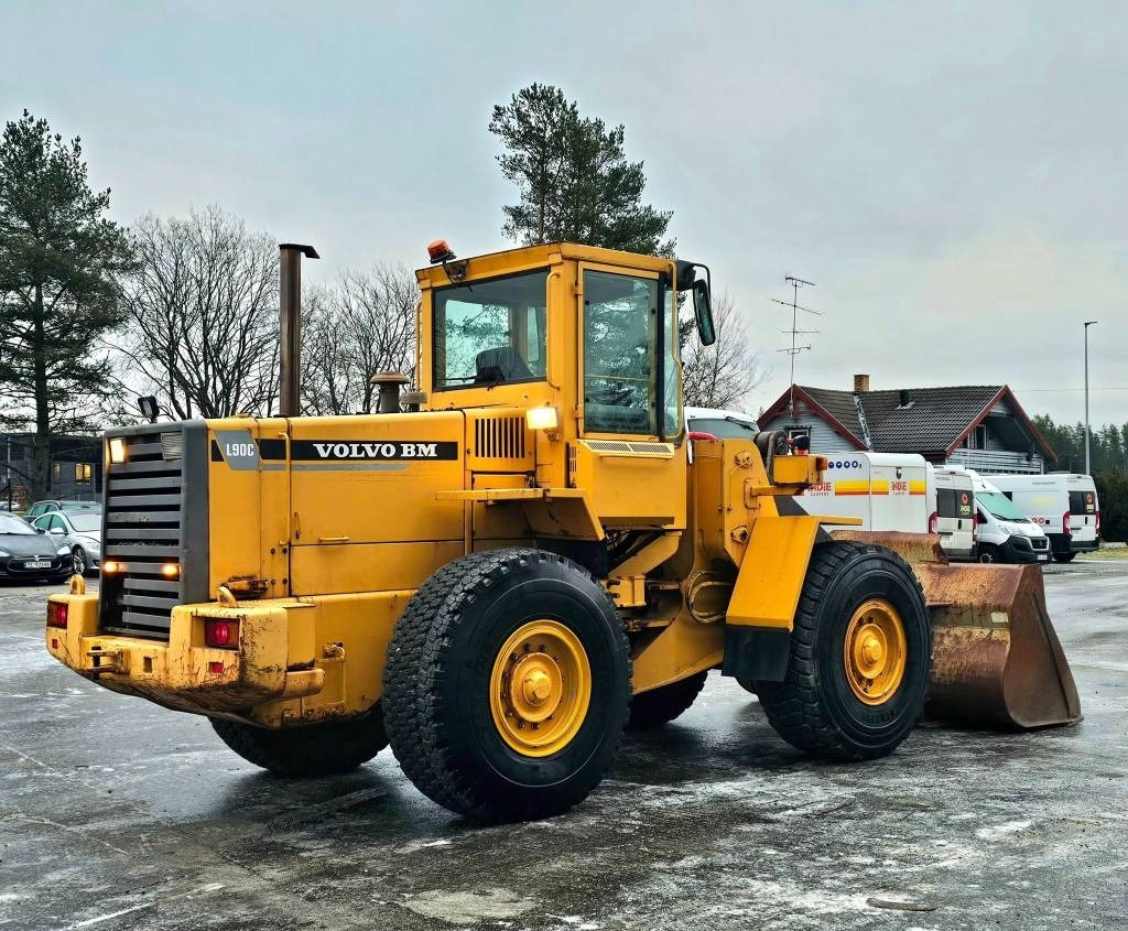 Volvo L90c - Pyöräkuormaaja: kuva Volvo L90c - Pyöräkuormaaja Volvo L90c - Pyöräkuormaaja: kuva Volvo L90c - Pyöräkuormaaja