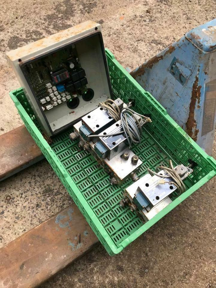 Hydraulik Steuerblock Küpper Weisser Salzstreuer Steuerung Platin - Hydrauliikka - Kunnallis-/ Erikoisajoneuvot: kuva Hydraulik Steuerblock Küpper Weisser Salzstreuer Steuerung Platin - Hydrauliikka - Kunnallis-/ Erikoisajoneuvot Hydraulik Steuerblock Küpper Weisser Salzstreuer Steuerung Platin - Hydrauliikka - Kunnallis-/ Erikoisajoneuvot: kuva Hydraulik Steuerblock Küpper Weisser Salzstreuer Steuerung Platin - Hydrauliikka - Kunnallis-/ Erikoisajoneuvot