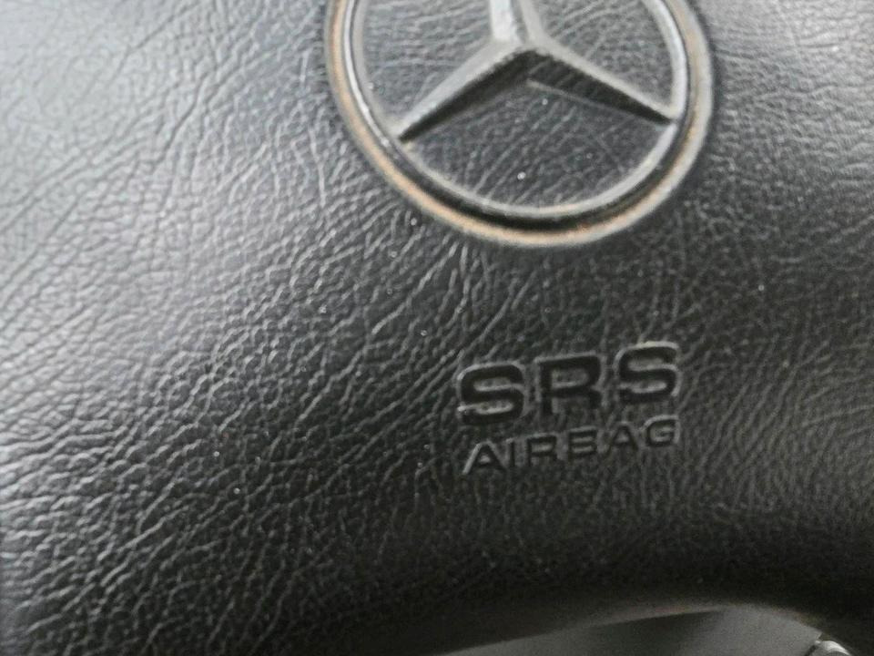 Lava-kuorma-auto Mercedes-Benz Vario 613D Bluetec 5 Pritsche Doka LKW: kuva Lava-kuorma-auto Mercedes-Benz Vario 613D Bluetec 5 Pritsche Doka LKW