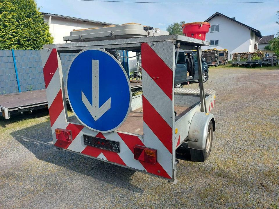 Trebbiner Absperrtafel Sperrwand Vz616 Nissen Horizont vz615 - Perävaunu: kuva Trebbiner Absperrtafel Sperrwand Vz616 Nissen Horizont vz615 - Perävaunu Trebbiner Absperrtafel Sperrwand Vz616 Nissen Horizont vz615 - Perävaunu: kuva Trebbiner Absperrtafel Sperrwand Vz616 Nissen Horizont vz615 - Perävaunu