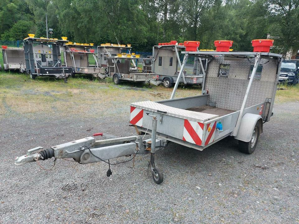 Trebbiner Absperrtafel vz615 616 Sperrwand Leitanhänger Sicherung - Perävaunu: kuva Trebbiner Absperrtafel vz615 616 Sperrwand Leitanhänger Sicherung - Perävaunu Trebbiner Absperrtafel vz615 616 Sperrwand Leitanhänger Sicherung - Perävaunu: kuva Trebbiner Absperrtafel vz615 616 Sperrwand Leitanhänger Sicherung - Perävaunu