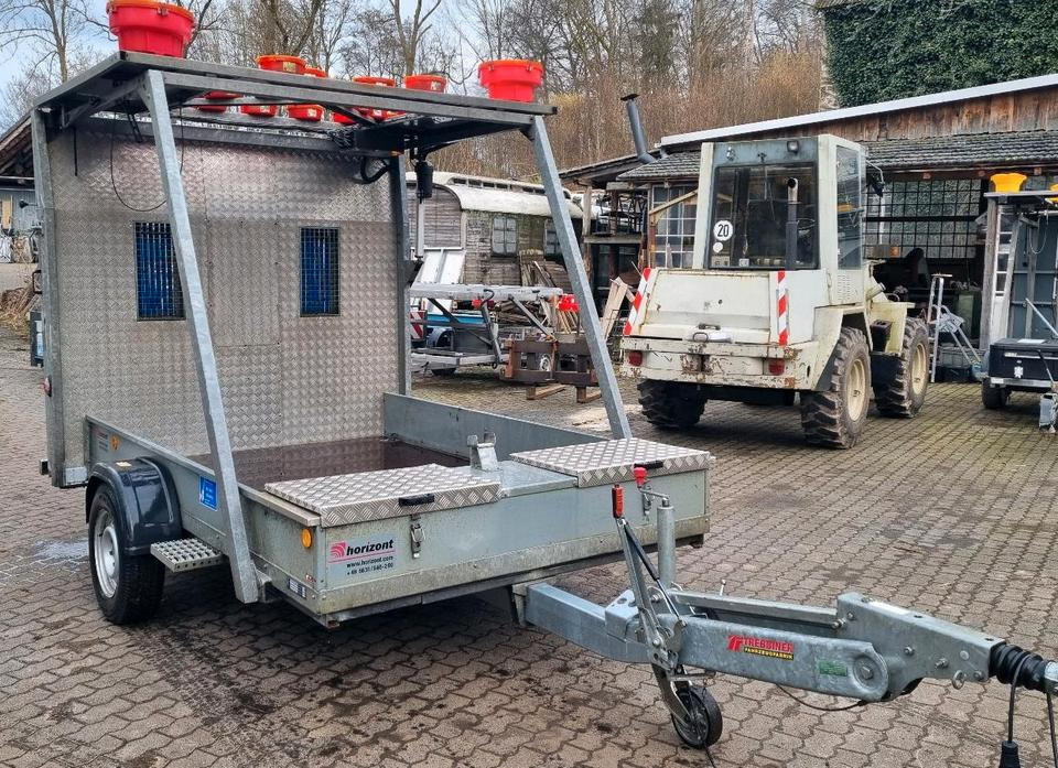 Trebbiner LED Absperrtafel 2019 FAT Sperrwand Verkehrsleittafel Verkehrsleitanhänger Verkehrssicherungsanhänger Leitanhänger VZ616 RSA21 - Perävaunu: kuva Trebbiner LED Absperrtafel 2019 FAT Sperrwand Verkehrsleittafel Verkehrsleitanhänger Verkehrssicherungsanhänger Leitanhänger VZ616 RSA21 - Perävaunu Trebbiner LED Absperrtafel 2019 FAT Sperrwand Verkehrsleittafel Verkehrsleitanhänger Verkehrssicherungsanhänger Leitanhänger VZ616 RSA21 - Perävaunu: kuva Trebbiner LED Absperrtafel 2019 FAT Sperrwand Verkehrsleittafel Verkehrsleitanhänger Verkehrssicherungsanhänger Leitanhänger VZ616 RSA21 - Perävaunu