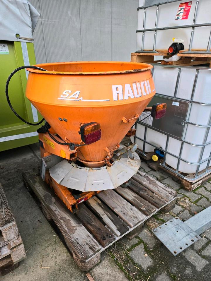 Rauch 250 Salzstreuer für Kleintraktor Iseki Kubota Winterdienst - Hiekoitin: kuva Rauch 250 Salzstreuer für Kleintraktor Iseki Kubota Winterdienst - Hiekoitin Rauch 250 Salzstreuer für Kleintraktor Iseki Kubota Winterdienst - Hiekoitin: kuva Rauch 250 Salzstreuer für Kleintraktor Iseki Kubota Winterdienst - Hiekoitin