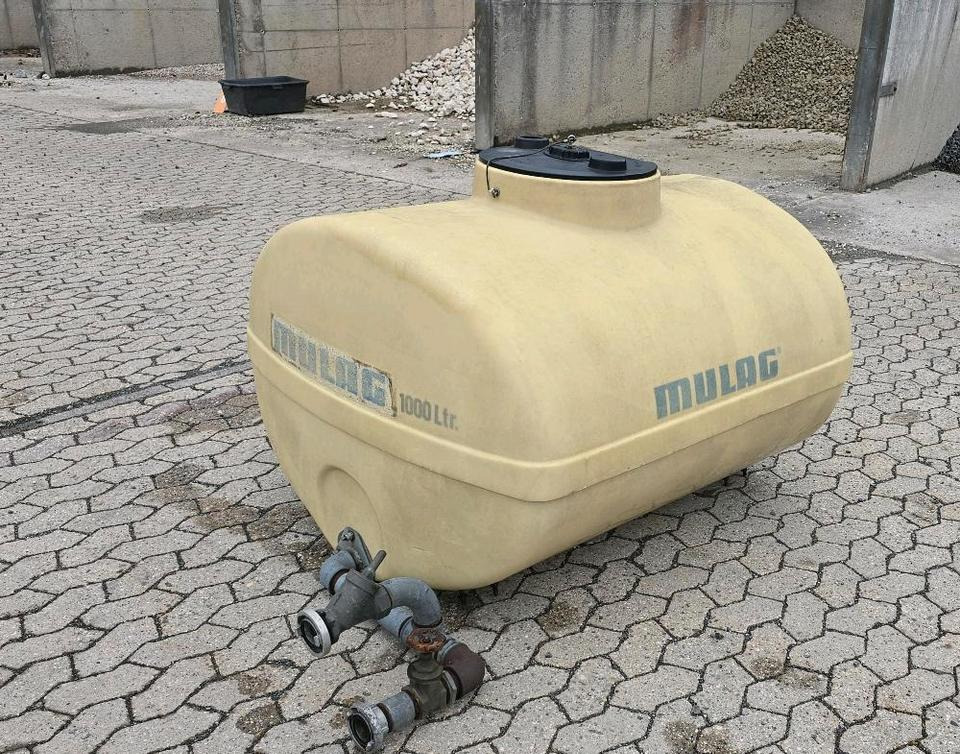 Schmidt Mulag 1m3 Wassertank Wasserfass Speidel für Unimog UGE UGN 405 U300 400 500 427 430 LKW Boschung wassertank Laugentank Bewässerung 5000liter - Säiliökontti: kuva Schmidt Mulag 1m3 Wassertank Wasserfass Speidel für Unimog UGE UGN 405 U300 400 500 427 430 LKW Boschung wassertank Laugentank Bewässerung 5000liter - Säiliökontti Schmidt Mulag 1m3 Wassertank Wasserfass Speidel für Unimog UGE UGN 405 U300 400 500 427 430 LKW Boschung wassertank Laugentank Bewässerung 5000liter - Säiliökontti: kuva Schmidt Mulag 1m3 Wassertank Wasserfass Speidel für Unimog UGE UGN 405 U300 400 500 427 430 LKW Boschung wassertank Laugentank Bewässerung 5000liter - Säiliökontti