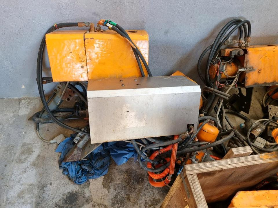 Schneepflughydraulik Schmidt Beilhack Elektrohydraulik Schneepflüge Schneeschild Schneeschieber LKW Unimog Bordcomputer Steuerung - Ohjainyksikkö - Kunnallis-/ Erikoisajoneuvot: kuva Schneepflughydraulik Schmidt Beilhack Elektrohydraulik Schneepflüge Schneeschild Schneeschieber LKW Unimog Bordcomputer Steuerung - Ohjainyksikkö - Kunnallis-/ Erikoisajoneuvot Schneepflughydraulik Schmidt Beilhack Elektrohydraulik Schneepflüge Schneeschild Schneeschieber LKW Unimog Bordcomputer Steuerung - Ohjainyksikkö - Kunnallis-/ Erikoisajoneuvot: kuva Schneepflughydraulik Schmidt Beilhack Elektrohydraulik Schneepflüge Schneeschild Schneeschieber LKW Unimog Bordcomputer Steuerung - Ohjainyksikkö - Kunnallis-/ Erikoisajoneuvot