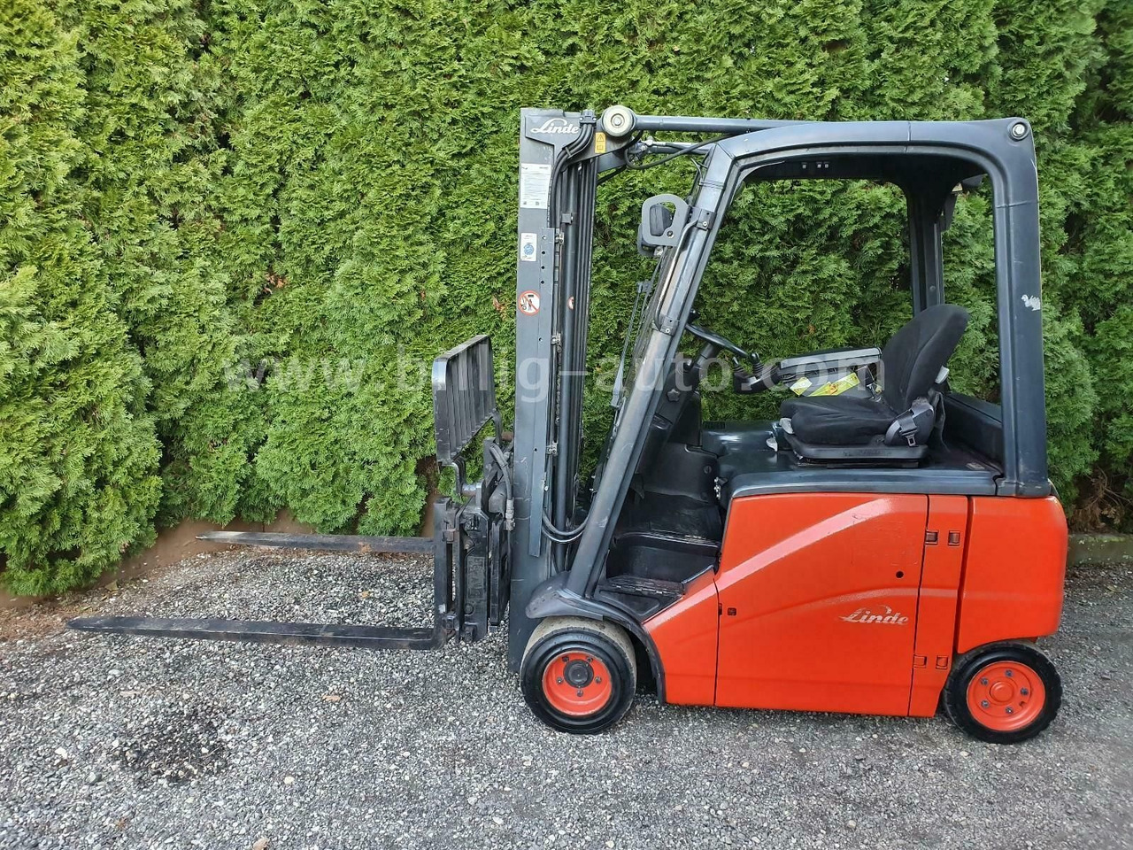 Linde E18 PH 4-Rad Seitenschieber*Zinkenverstellung* - Sähkötrukki: kuva  Linde E18 PH 4-Rad Seitenschieber*Zinkenverstellung* - Sähkötrukki Linde E18 PH 4-Rad Seitenschieber*Zinkenverstellung* - Sähkötrukki: kuva  Linde E18 PH 4-Rad Seitenschieber*Zinkenverstellung* - Sähkötrukki