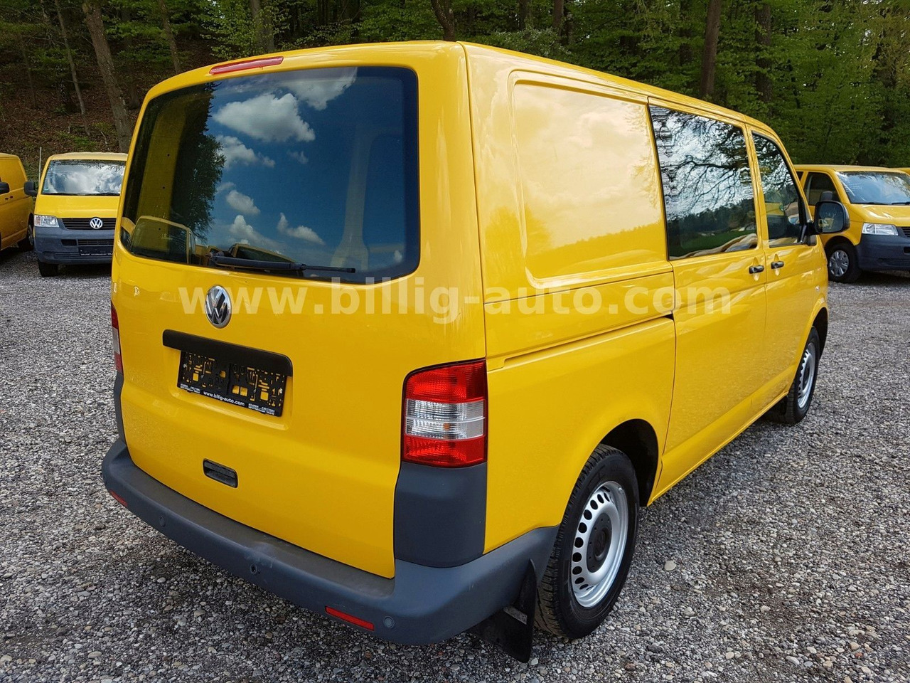 Henkilöauto Volkswagen T5 Transporter 2.0TDI EU5 Bulli 1.Hand: kuva Henkilöauto Volkswagen T5 Transporter 2.0TDI EU5 Bulli 1.Hand