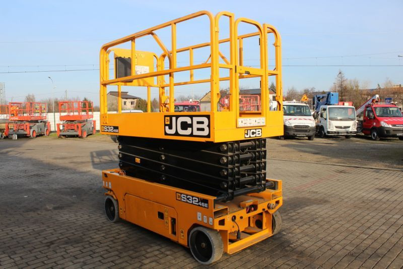 JCB podnośnik nożycowy elektryczny 12 m JCB S3246E electric scissor lift - Saksilava: kuva JCB podnośnik nożycowy elektryczny 12 m JCB S3246E electric scissor lift - Saksilava JCB podnośnik nożycowy elektryczny 12 m JCB S3246E electric scissor lift - Saksilava: kuva JCB podnośnik nożycowy elektryczny 12 m JCB S3246E electric scissor lift - Saksilava