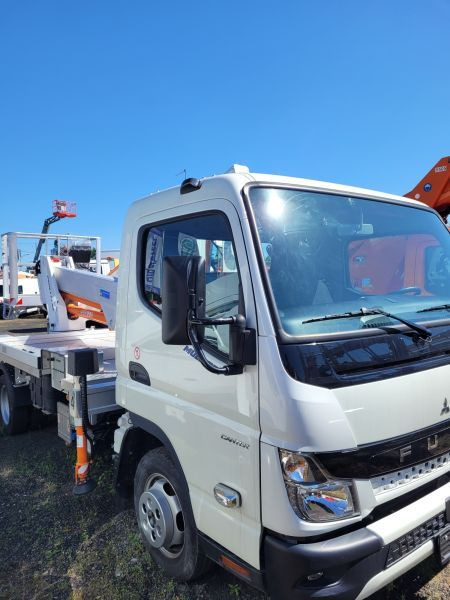 Mitsubishi Canter Fuso 3C13 podnośnik koszowy 20 m Multitel MXE200 - Itsekulkevat henkilönostimet: kuva Mitsubishi Canter Fuso 3C13 podnośnik koszowy 20 m Multitel MXE200 - Itsekulkevat henkilönostimet Mitsubishi Canter Fuso 3C13 podnośnik koszowy 20 m Multitel MXE200 - Itsekulkevat henkilönostimet: kuva Mitsubishi Canter Fuso 3C13 podnośnik koszowy 20 m Multitel MXE200 - Itsekulkevat henkilönostimet