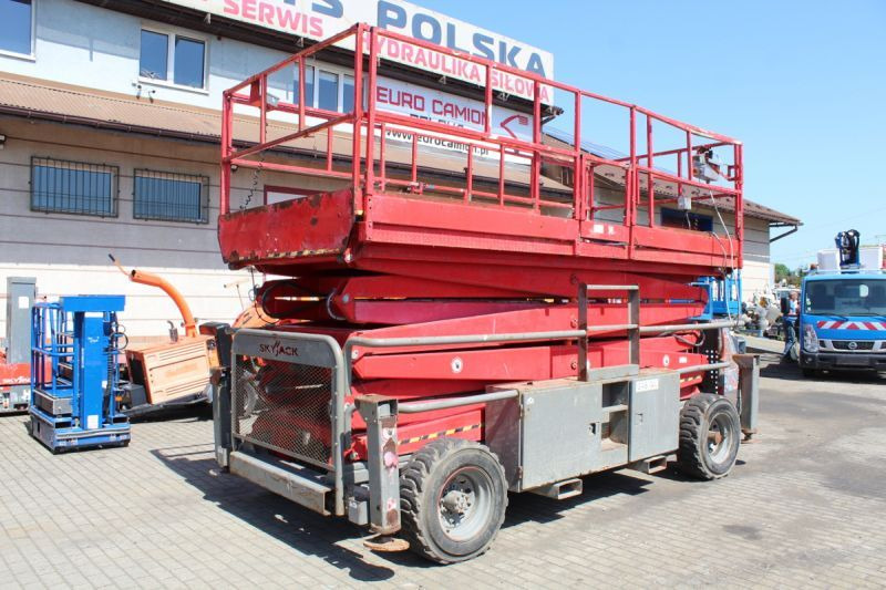 Podnośnik nożycowy 4x4 spalinowy 17 m Skyjack SJ9250 - Saksilava: kuva podnośnik nożycowy 4x4 spalinowy 17 m Skyjack SJ9250 - Saksilava Podnośnik nożycowy 4x4 spalinowy 17 m Skyjack SJ9250 - Saksilava: kuva podnośnik nożycowy 4x4 spalinowy 17 m Skyjack SJ9250 - Saksilava