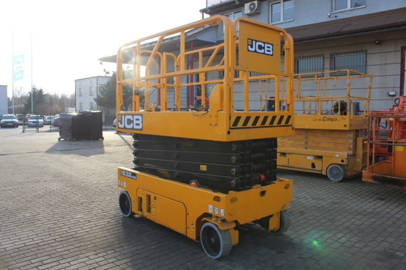 Podnośnik nożycowy elektryczny 12 m JCB S3246E - Saksilava: kuva podnośnik nożycowy elektryczny 12 m JCB S3246E - Saksilava Podnośnik nożycowy elektryczny 12 m JCB S3246E - Saksilava: kuva podnośnik nożycowy elektryczny 12 m JCB S3246E - Saksilava