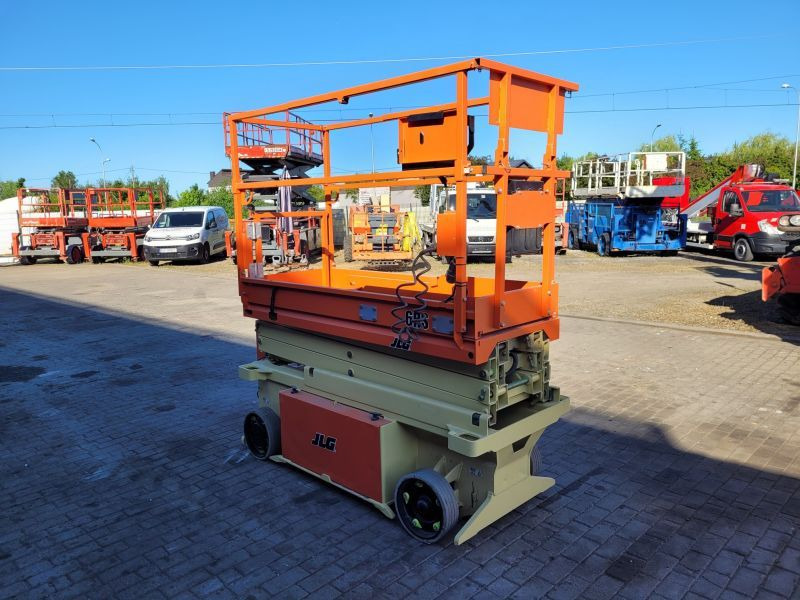 Podnośnik nożycowy elektryczny 8 m JLG 6RS - Saksilava: kuva podnośnik nożycowy elektryczny 8 m JLG 6RS - Saksilava Podnośnik nożycowy elektryczny 8 m JLG 6RS - Saksilava: kuva podnośnik nożycowy elektryczny 8 m JLG 6RS - Saksilava