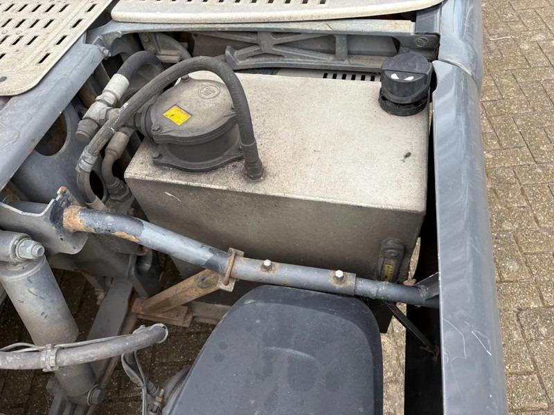 DAF CF 440 / BULK COMPRESSOR / ADR TANK TRANSPORT / - Vetopöytäauto: kuva DAF CF 440 / BULK COMPRESSOR / ADR TANK TRANSPORT / - Vetopöytäauto DAF CF 440 / BULK COMPRESSOR / ADR TANK TRANSPORT / - Vetopöytäauto: kuva DAF CF 440 / BULK COMPRESSOR / ADR TANK TRANSPORT / - Vetopöytäauto