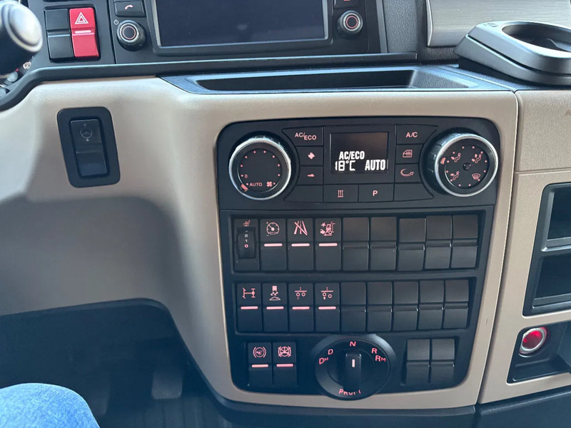 MAN TGX 18.500 4x2 / YEAR 2019 / RETARDER / - Vetopöytäauto: kuva MAN TGX 18.500 4x2 / YEAR 2019 / RETARDER / - Vetopöytäauto MAN TGX 18.500 4x2 / YEAR 2019 / RETARDER / - Vetopöytäauto: kuva MAN TGX 18.500 4x2 / YEAR 2019 / RETARDER / - Vetopöytäauto